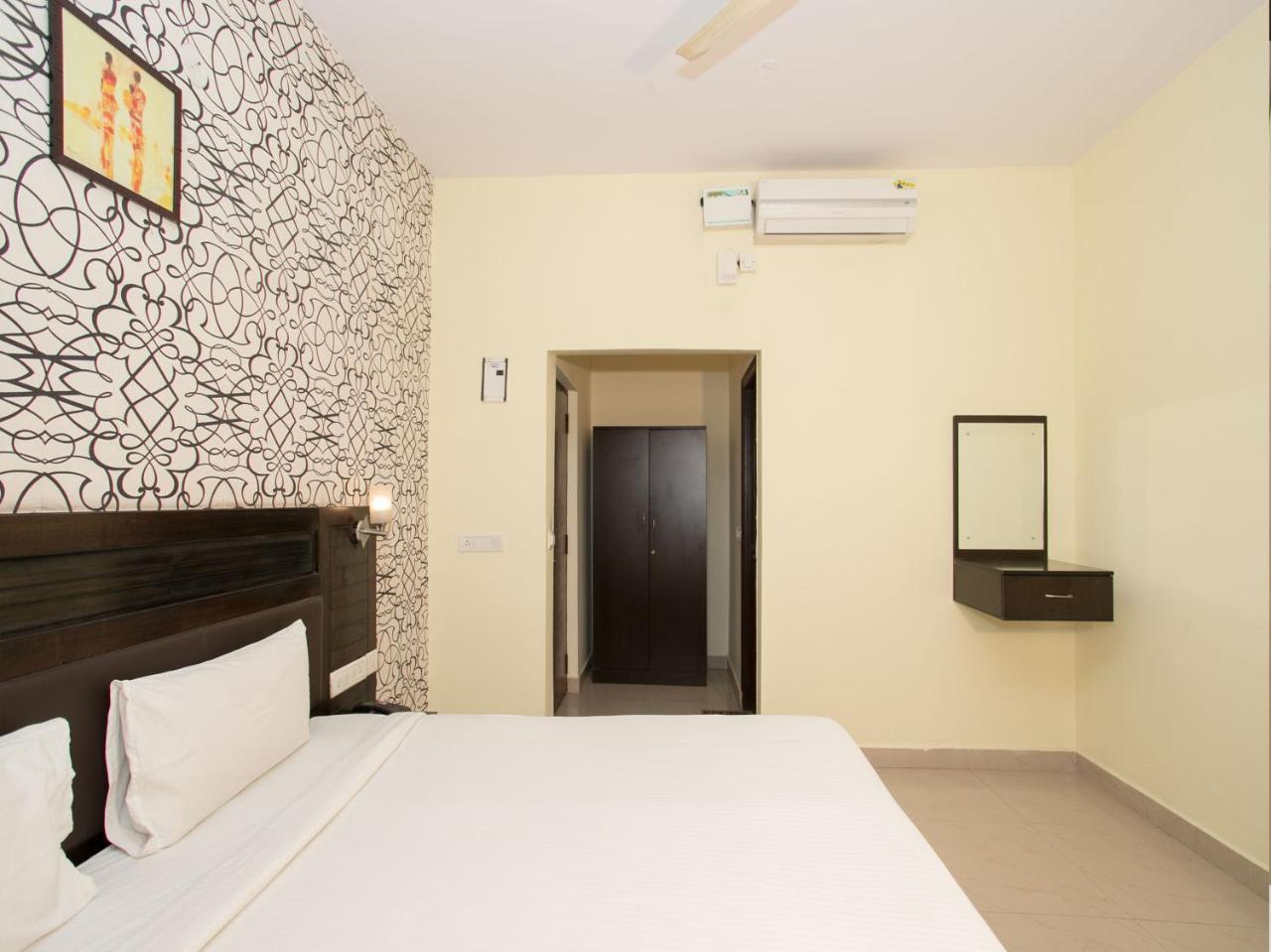 Oyo 10378 Hotel Hibiscus Mayflower Bangalore Exterior foto